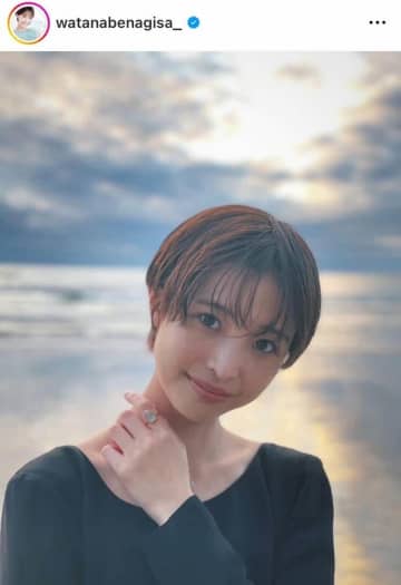 元フジアナ渡邊渚「あえて無加工で載っけます！」　透け感ホワイトコーデ、笑顔ショットにドキっ