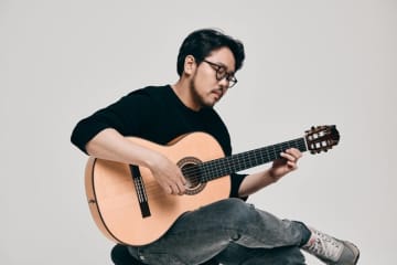 韓国の人気ジプシー・ギタリスト、パク・ジュウォンが日本デビュー公演を開催