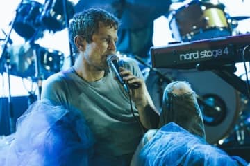 パフューム・ジーニアス、約11年ぶりの来日公演となった〈FUJI ROCK〉ライヴ・レポート到着