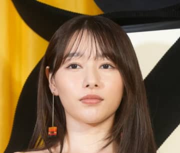 桜井日奈子、故郷・岡山で“桃の女王”清水白桃を堪能「食べにゃおえんわ」