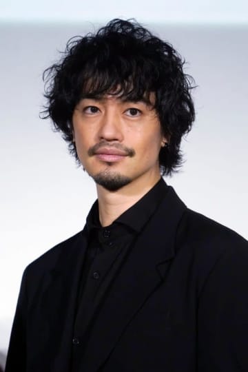 「全然雰囲気違う！！」斎藤工の激変ショットに驚きの声「本当に工くんなのかと…」「ド迫力」