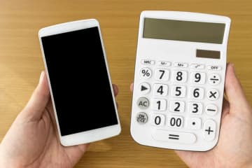 忙しくて毎月の「スマホ代8000円」を高いと思いつつ支払っています。“手間なく変えられる”格安スマホってありますか？