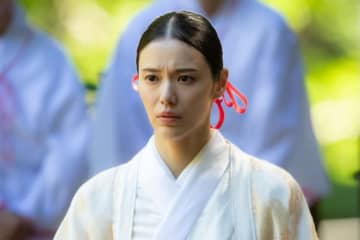 元宝塚・彩凪翔、初のホラーヒロイン役に挑戦！映画『男神』本編映像&場面写真が解禁！