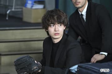 髙橋海人との“変装潜入”が第5話の見どころ！　豊田裕大が語る「DOPE」アクションの舞台裏