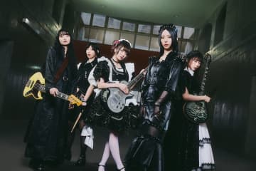 BAND-MAID、『桃源暗鬼』ED主題歌「What is justice?」ライブ映像初公開。リスニングパーティー実施、番外編お給仕配信も決定