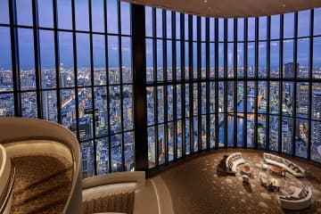 夏の夜は予約増？ 大阪の高層階で「夜景アフタヌーンティー」３選