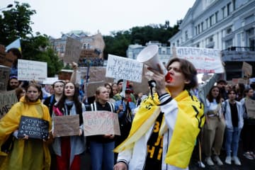 汚職対策新法が成立　捜査2機関の権限回復