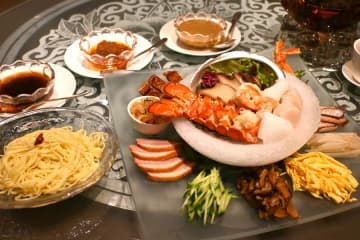 １万２０００円…難波で豪華すぎる「冷やし中華」はじめました！？