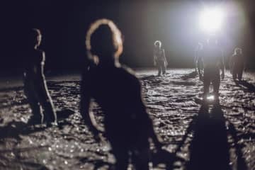 ダミアン・ジャレ×名和晃平、コラボ舞台作品『Planet[wanderer]』を東京芸術劇場で上演