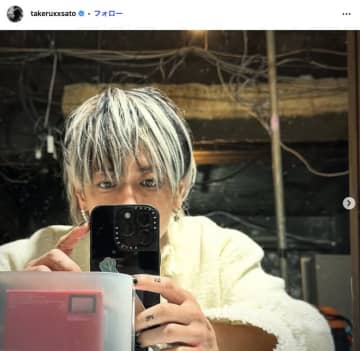 【ビジュ激変】静かな狂気？優等生感ゼロの佐藤健、黒×銀メッシュで美しすぎる別人に変貌　こんな佐藤健、見たことない