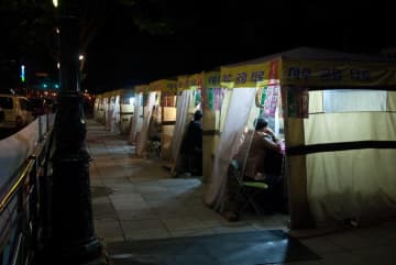 北朝鮮の若者が占いに殺到　摘発・公開処刑の危険があっても依存