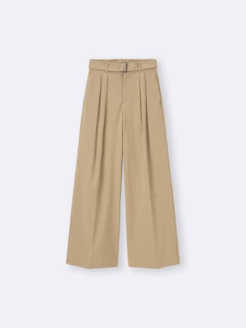 【GU】40・50代コーデに！「垢抜けパンツ」