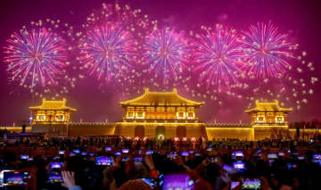 上海協力機構メディア・シンクタンクサミットのゲストが洛陽を訪問、千年の古都のダイナミックな鼓動に包まれる