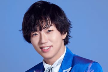 岡本幸太、9月10日発売の新曲『永遠の沼に墜ちたマリオネット』のジャケット写真＆アー写を公開！　純烈リーダー・酒井一圭が歌詞を書き下ろし話題
