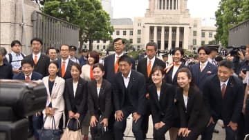 注目の「新人議員」続々と初登院…躍進の参政党14人も　“少数与党”異例ずくめの臨時国会開幕