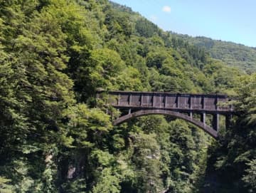 【富山】夏の山景色が美しい！トロッコ列車で夏休みを満喫！