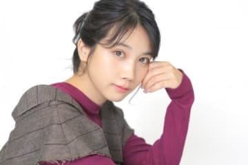 松本穂香、満点笑顔の超レア“未公開カット”が美女すぎ「ロリ顔好き」「アイドルみたいでええやん」