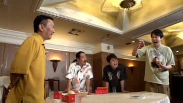 『かまいたちの知らんけど』笑い飯・西田、ノンスタ井上と「551蓬莱王決定戦」豚まんの底の木の皮はがしなどで対決