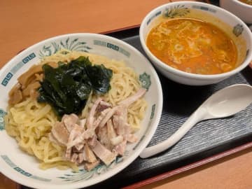 日高屋の価格設定どうなってるの～！麺1.5倍のピリ辛つけ麺650円が味コスパともに優勝！