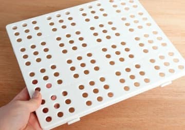 ホムセン行く前にダイソー見てよかった！「押し入れが快適になった！」神コスパな便利グッズ
