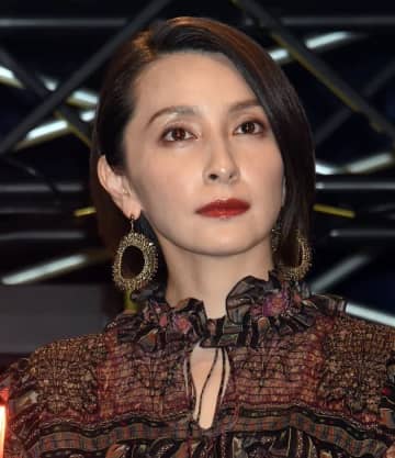 奥菜恵、「金髪」で大胆イメチェン！涼し気なショートボブに「夏ですねー」「明るい色も素敵」とファン