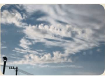 城壁のようにそびえる雲の塔　中層の塔状雲の見分け方とは 【最新の国際基準で見わける 雲の図鑑】