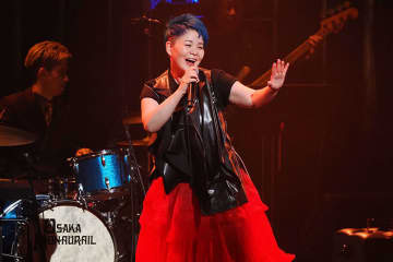 島津亜矢が東京・渋谷で開催のスペシャル公演を独自レポート！　オーサカ＝モノレールと共演、アレサ・フランクリンのソウル曲やポップスの名曲を熱唱