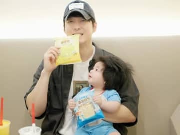 シム・ヒョンタク、息子ハルくんとドラえもんのオタ活！？初デートの様子を公開