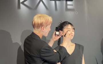 【KATE】話題の人気ヘアメイク・GENSEIさんが明かす、陰影メイクの極意「位置変えだけでOK」のシェーディング術《やってみた》