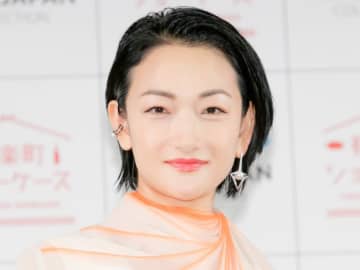 冨永愛、43歳のバースデーに圧巻プロポーションの水着姿公開「ホンモノのマーメイド」