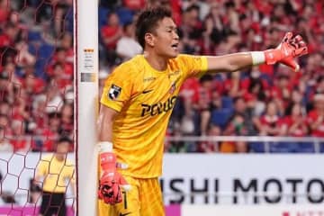 「レジェンド２人！」浦和GK西川周作が“尊敬する兄貴”との食事を報告！「ほんとうのお兄さんかと思いました」「似てませんか？ 雰囲気もお顔も」の声