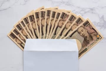 政府・与党が掲げた「一律2万円」の給付金。4人家族なら「8万円」のはずが、住民税非課税世帯なら「16万円」もらえるって本当ですか？“給付金の検討内容”を確認
