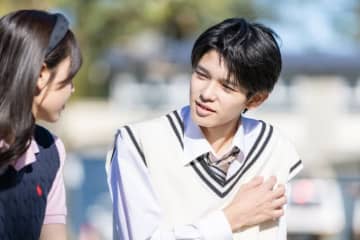「振り向いた時にめっちゃ可愛いなって思って…」かわいすぎる清楚系高2女子の登場に男子がドキッ！得意のスケボー姿も『今日好き』夏休み編2025第1話