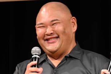 愛車のプチカスタムに「センスいいですね！」と絶賛　安田大サーカス・HIRO「今回はブルーのフィルムを」