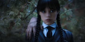 『ウェンズデー』の魅力をおさらい　ティム・バートンの美学に彩られた世界観を紐解く
