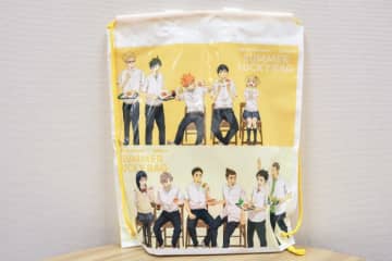 「モスバーガー」×『ハイキュー!!』コラボ福袋を発売前に開封！　A4が入る“バレーネット風バッグ”が超便利〈実物レポ〉