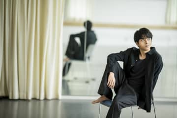 timelesz・佐藤勝利「舞台はやってなきゃ怖い」ーー”ダメダメだった自分の芝居”を誉めてくれた先輩の一言とは