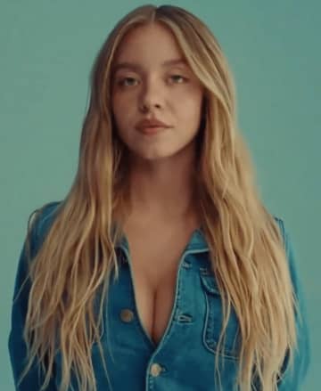 人気女優を“過度に性的に描いている”、CMが物議→ブランド公式SNSには不快感