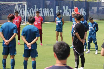 トレーニング前に黙とう。松田直樹の14回目の命日に大島秀夫監督、主将・喜田拓也が感じたこと【横浜FM】