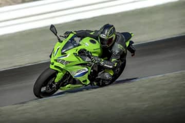 【カワサキ】「Ninja ZX-4R SE」「Ninja ZX-4RR」のカラー＆グラフィックを変更し9/1に発売！