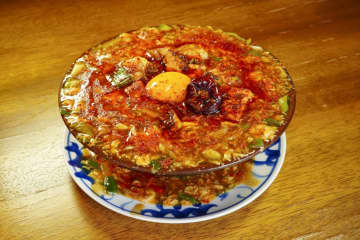 【新宿に2店舗展開】『陳麻婆豆腐』にて麻婆豆腐とヂャン麺の融合！旨辛麺「陳麻婆酸辣ヂャン麺」が8月4日より提供開始！