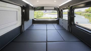 「えっ広すぎない…？」「軽の域を超えてる…」まるでモダンリビングのような軽キャンパー。