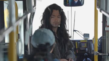 主演・山田孝之「鬼のゆく道」CMシリーズ第四弾！バス運転手から教えられた“心の豊かさ”とは？