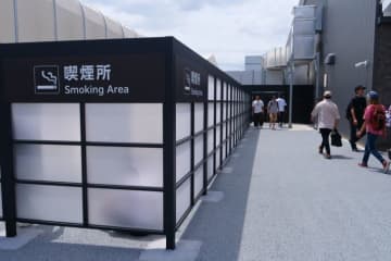 【大阪の最新喫煙所まとめ】万博、あべのハルカスから朝倉未来プロデュースの話題スポットを現地取材