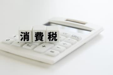 TVタックル、石原伸晃氏の「消費税は下げちゃだめ」発言に東国原氏が猛反論『減税は参院選の民意』…ネットでは”国民の収入と税金”が議論に「国民は消費税に納得してない」「消費税あげたりする前に国民の給料は減り続けている」「生活するのにいくらお金がかかるか体験して欲しい」