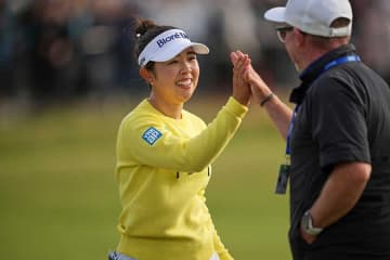 全英V・山下美夢有がびしょ濡れ→直後の行動にも注目「ラッパ飲み（笑）」「頂いてましたね」