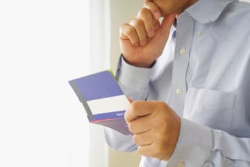 父が亡くなり、通帳を確認したら「口座残高がほぼ0円」でした。生前に誰かが引き出していた場合、相続人として取り戻せるのでしょうか？