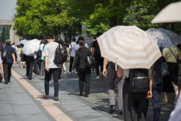 猛暑で通勤も命がけ、オフィス勤務に「暑さ手当」は必要か？屋外「現場作業」に支給する動き広がる…弁護士の見解は