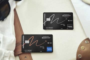 アメックスとマリオット、提携カード2券種のサービス刷新　年会費大幅引き上げ