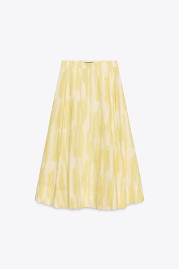 「ボトムス迷子」は【ZARA】へ！ 穿くだけでおしゃれ♡「主役級スカート」